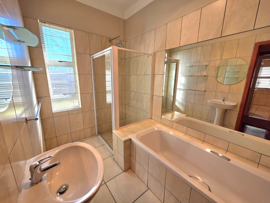 5 Bedroom Property for Sale in Eureka Free State